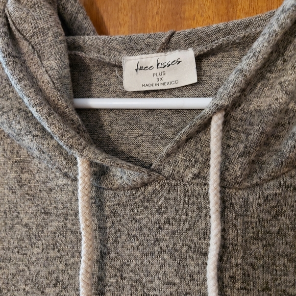 Ruffle sleeve hooded sweatshirt - Picture 3 of 3